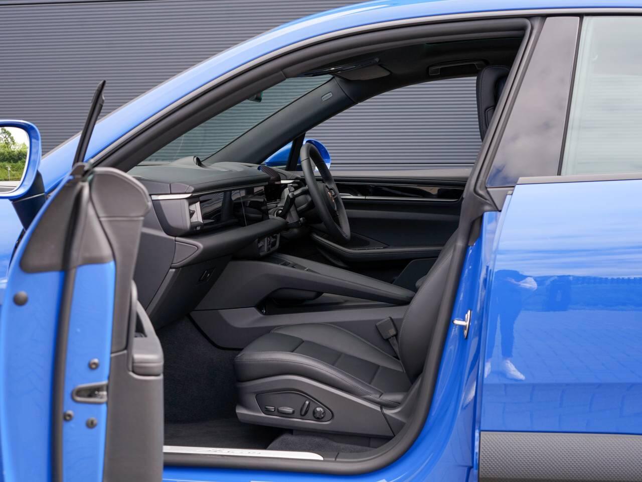 Porsche Macan view 10