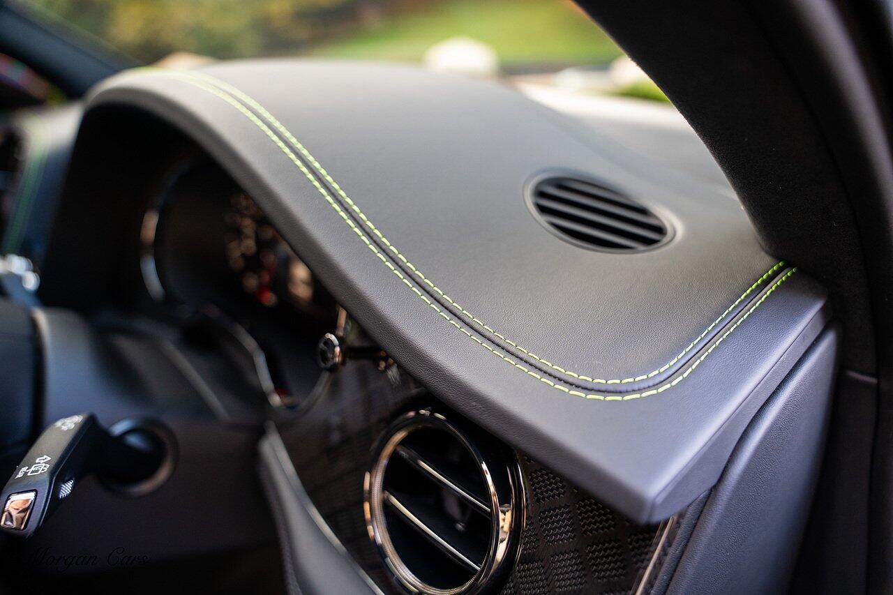 Bentley Bentayga view 59