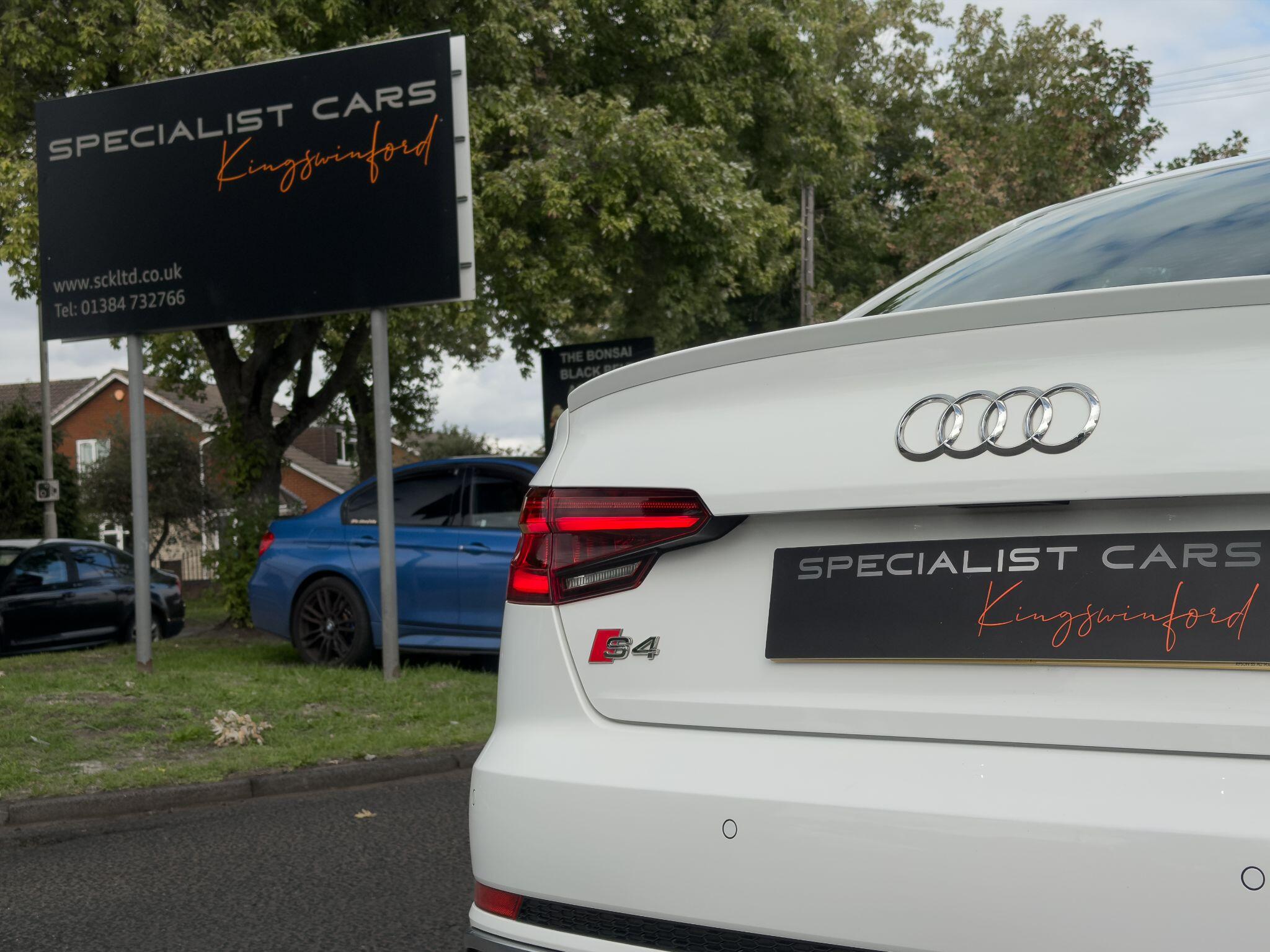 Audi S4 view 5
