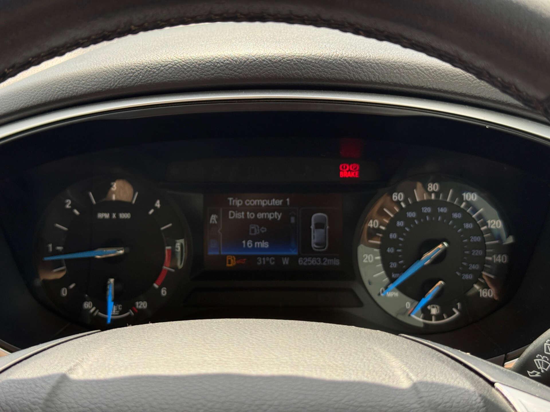 Ford Mondeo view 46