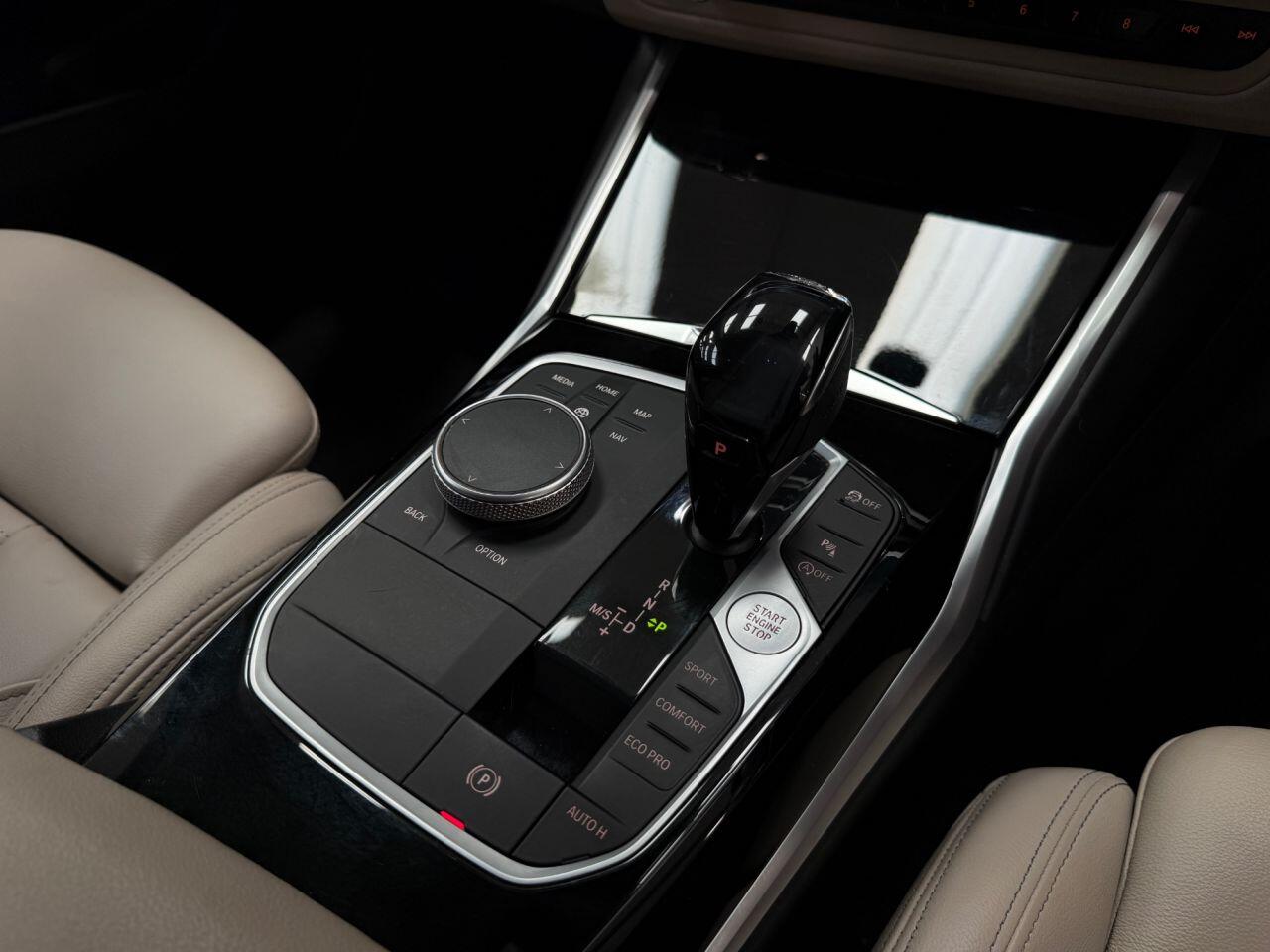 BMW 3 Series view 17