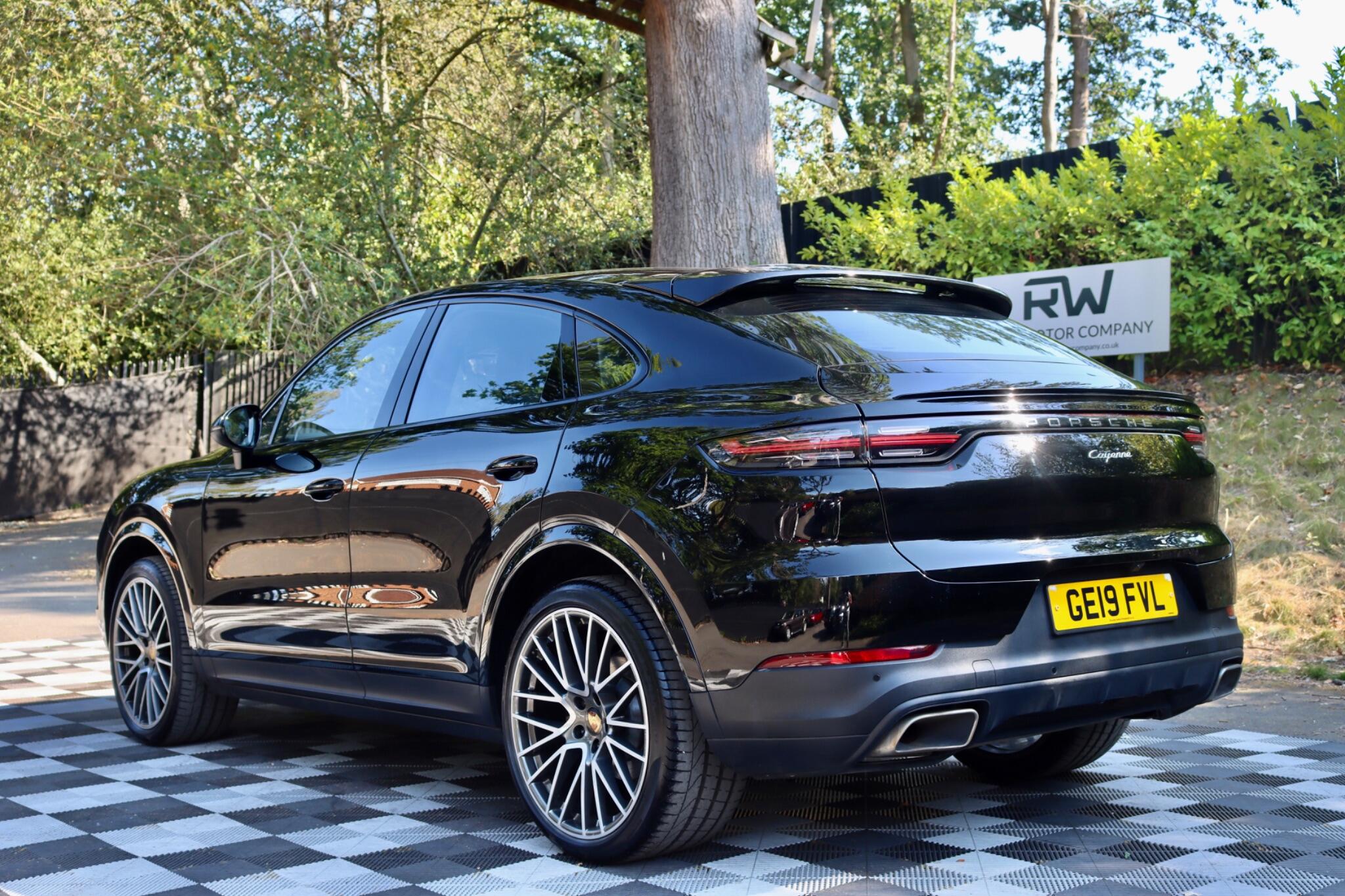 Porsche Cayenne view 22