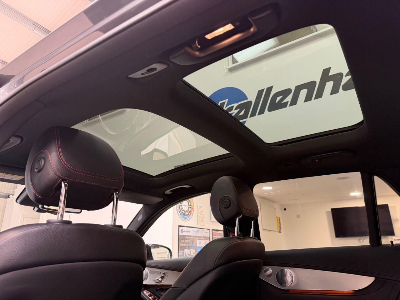 Mercedes-Benz GLC view 23