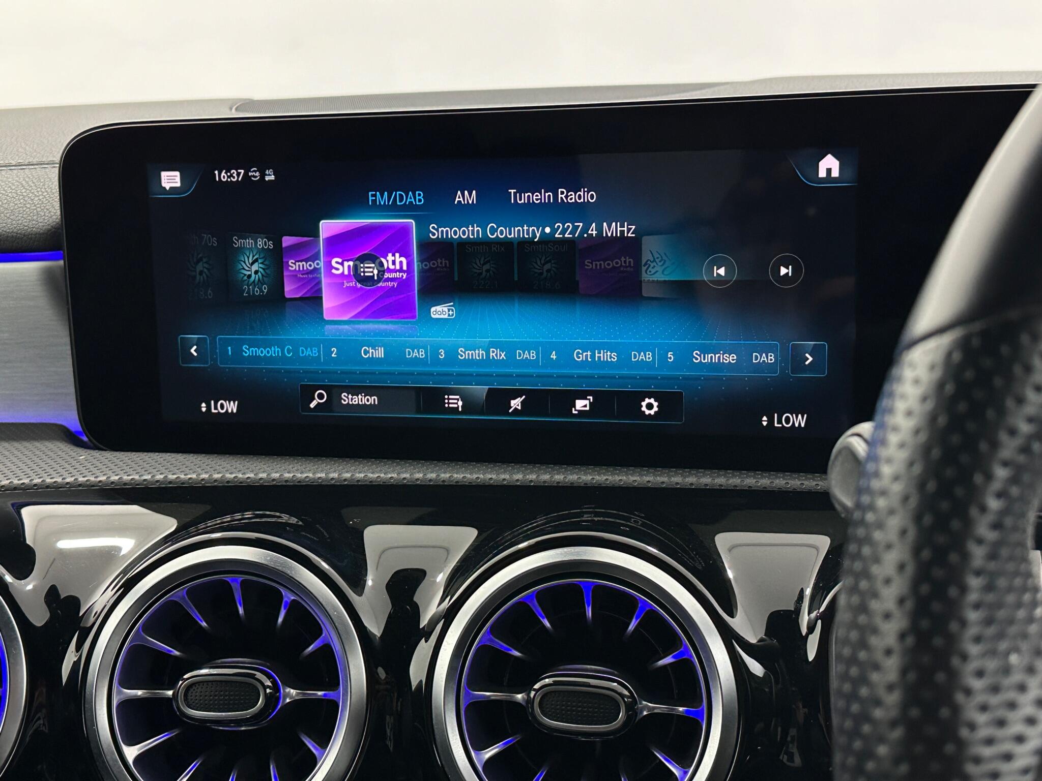 Mercedes-Benz CLA view 28