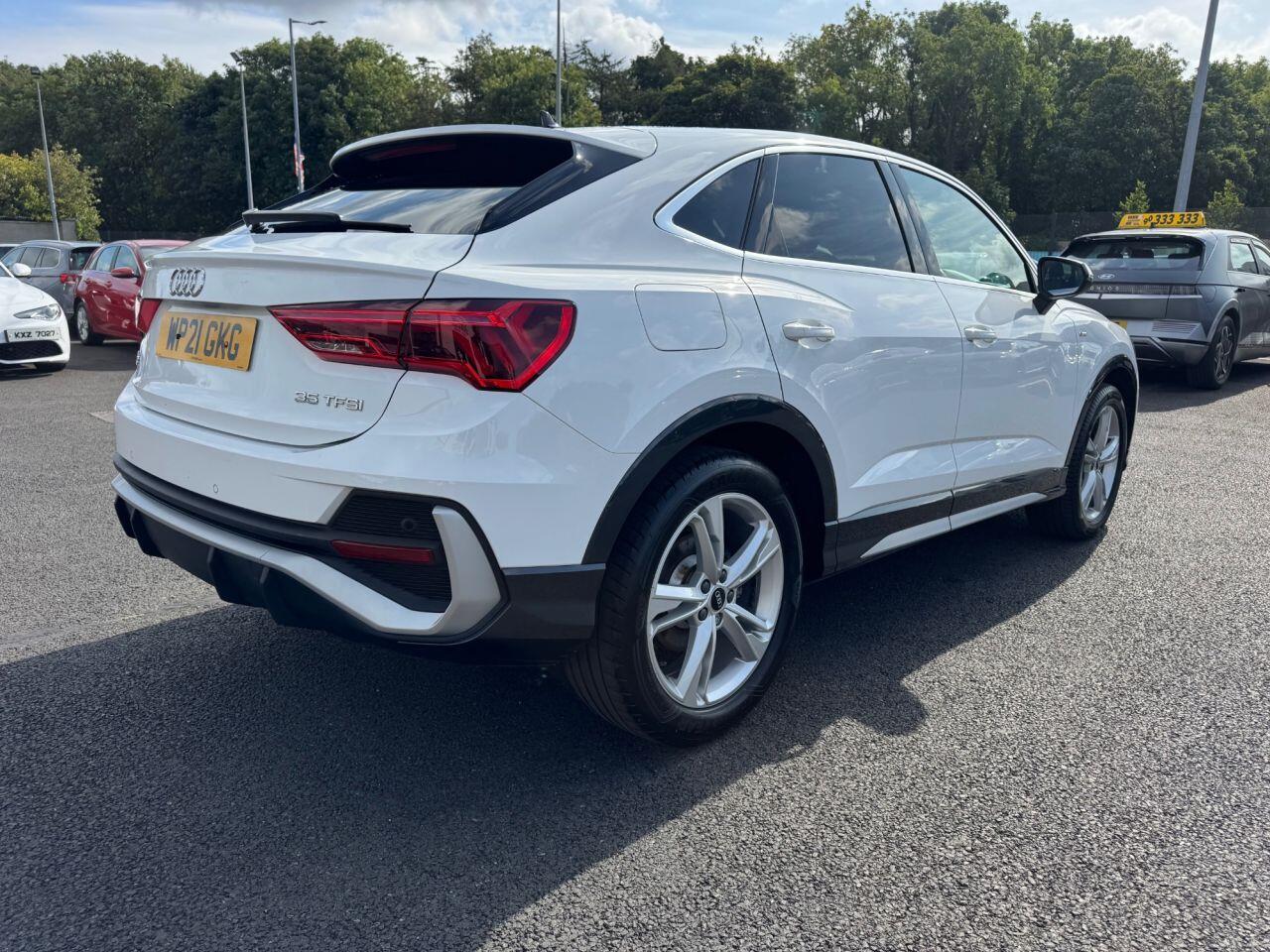Audi Q3 view 6