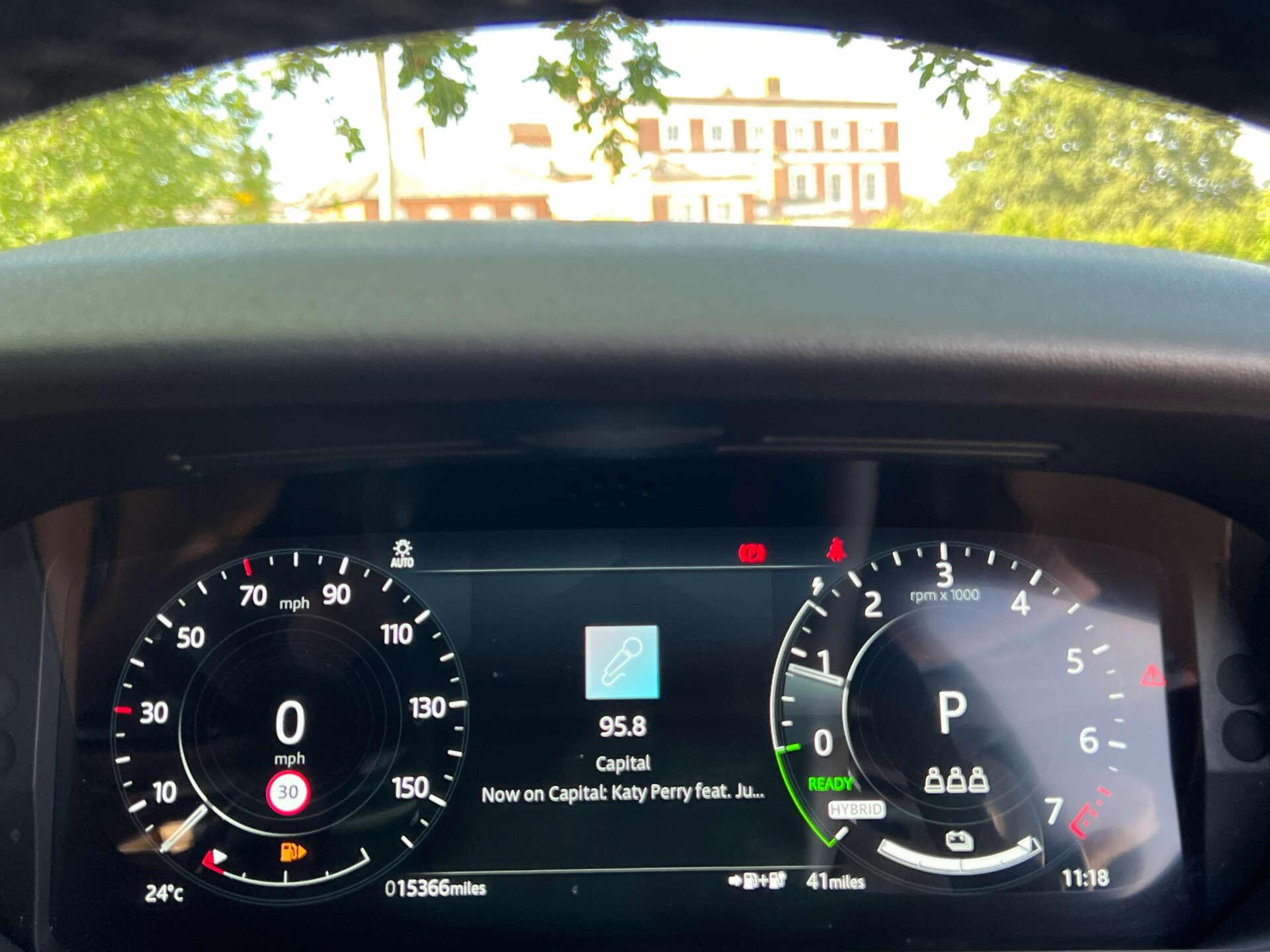 Land Rover Range Rover Velar view 43