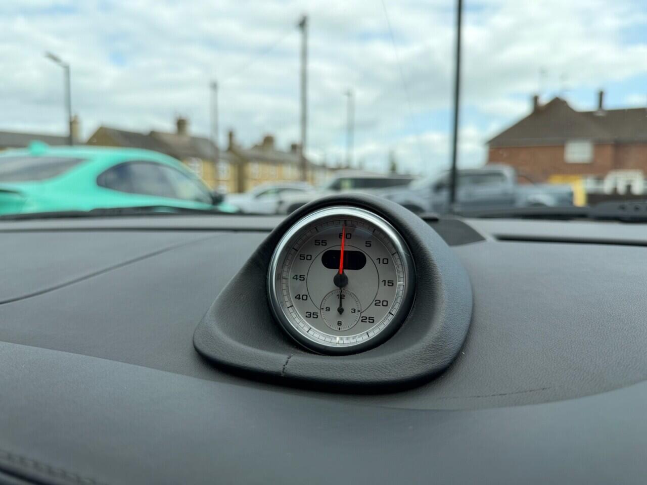Porsche 911 view 34