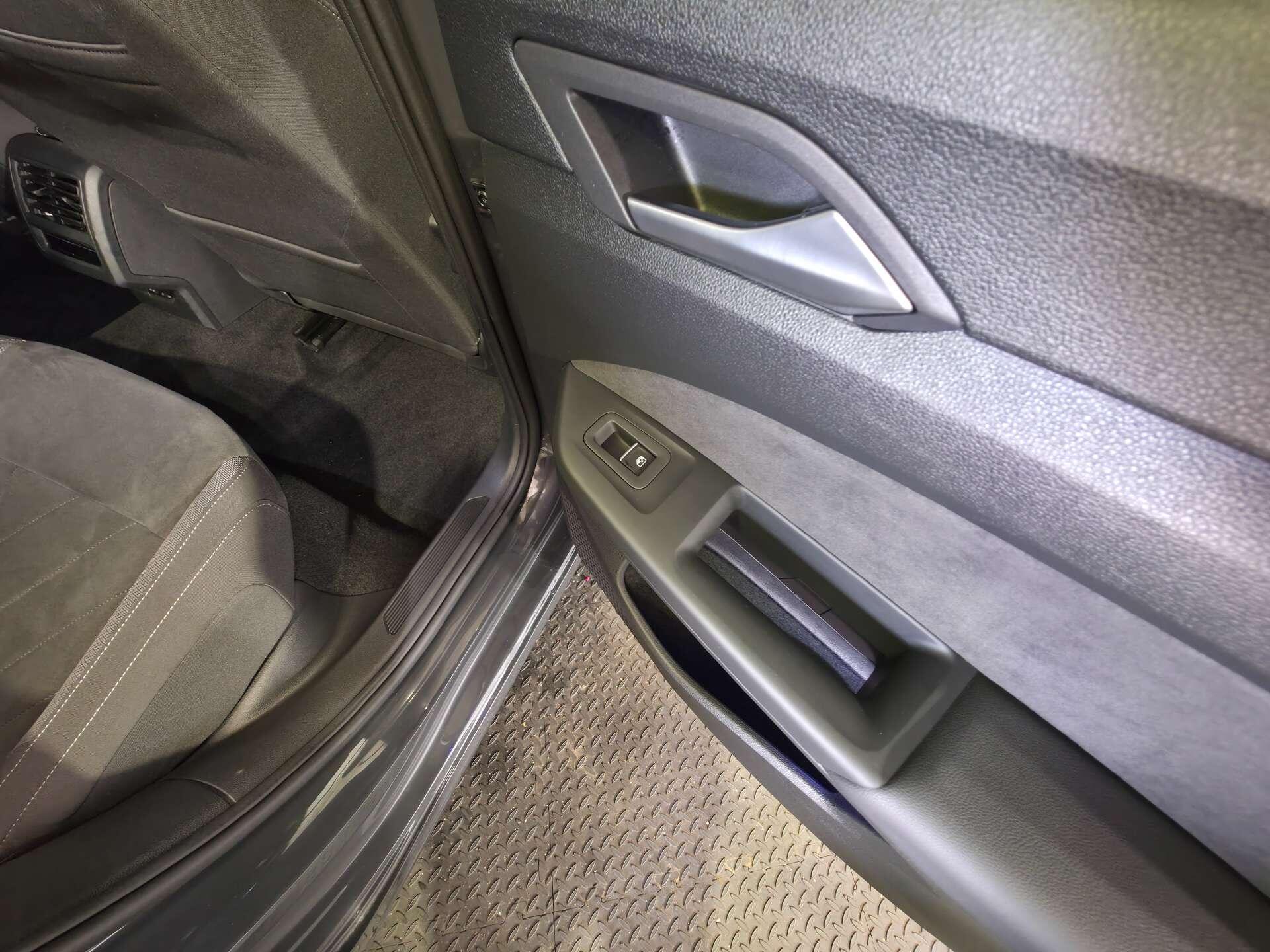 Volkswagen Golf view 52