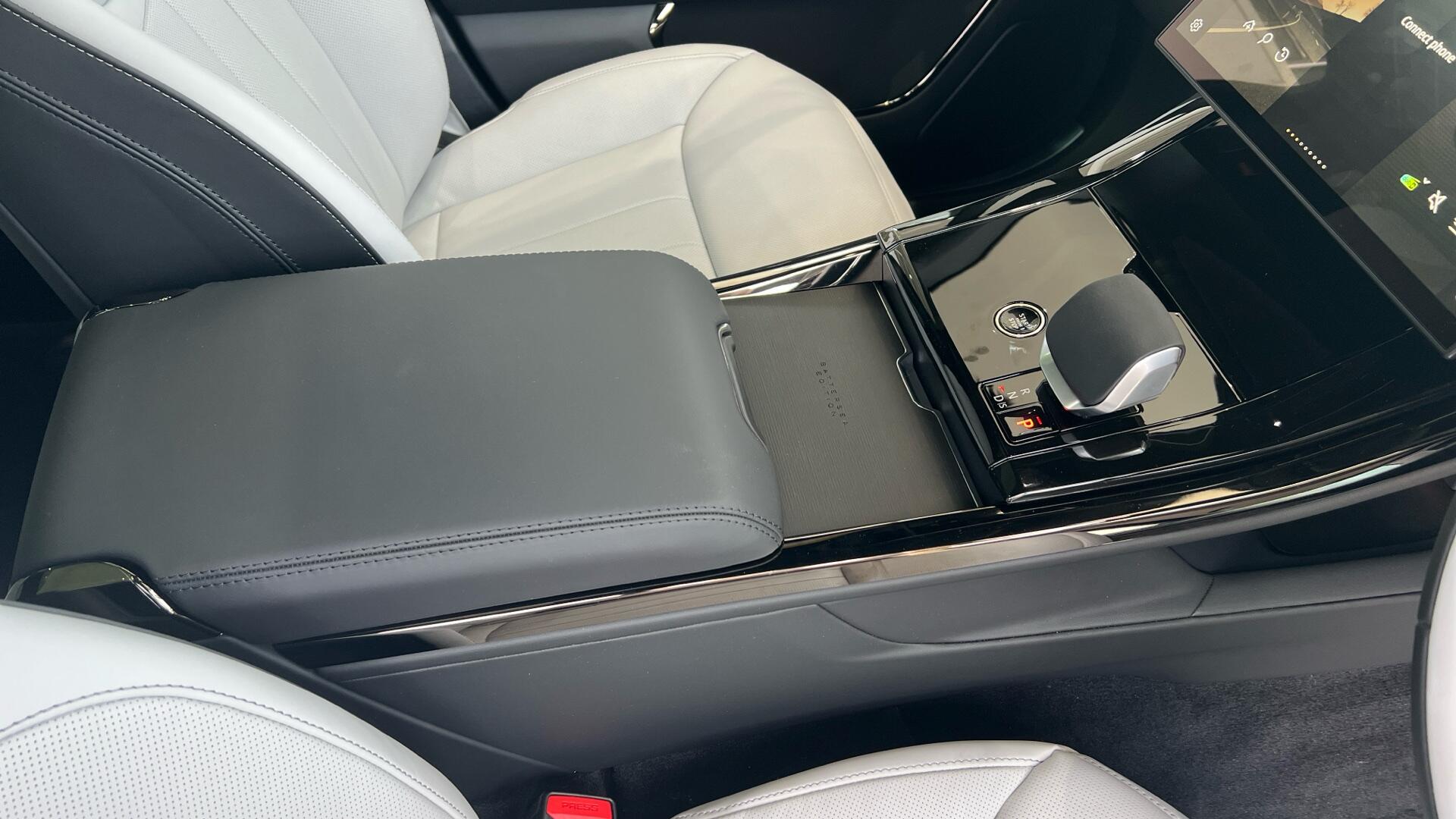 Land Rover Range Rover Sport view 27