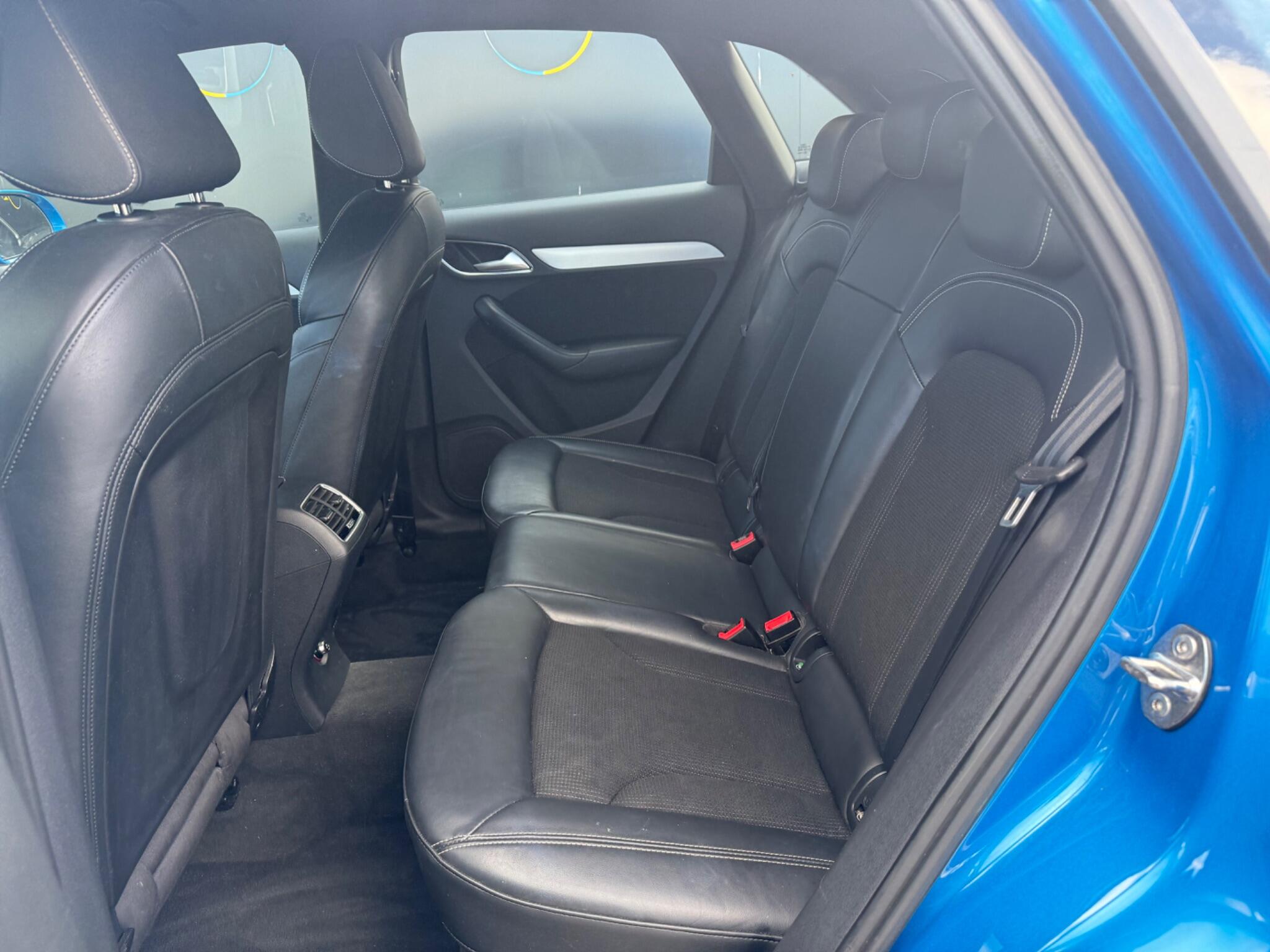Audi Q3 view 19