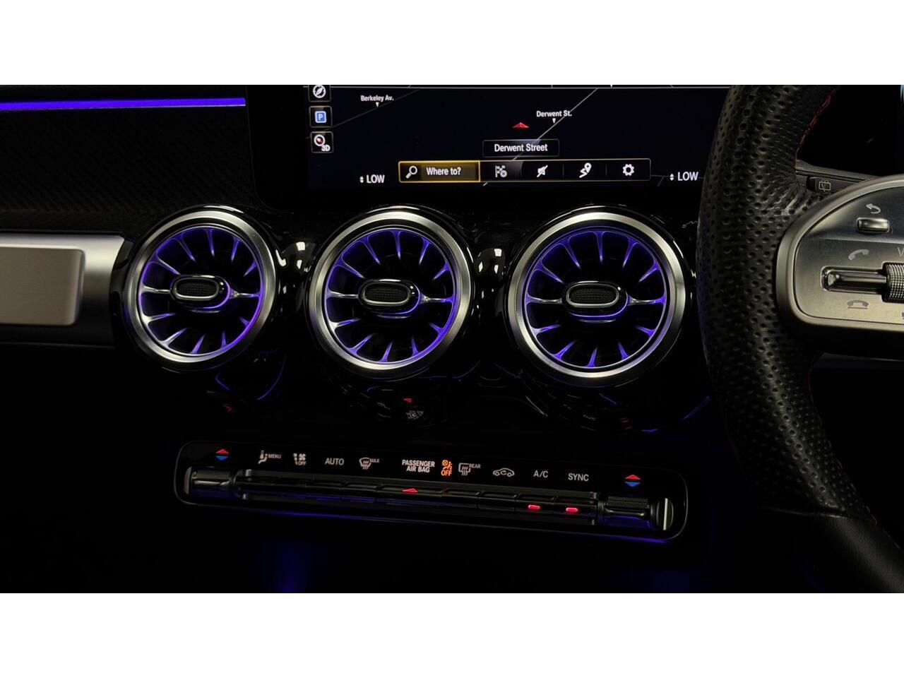Mercedes-Benz GLB view 22