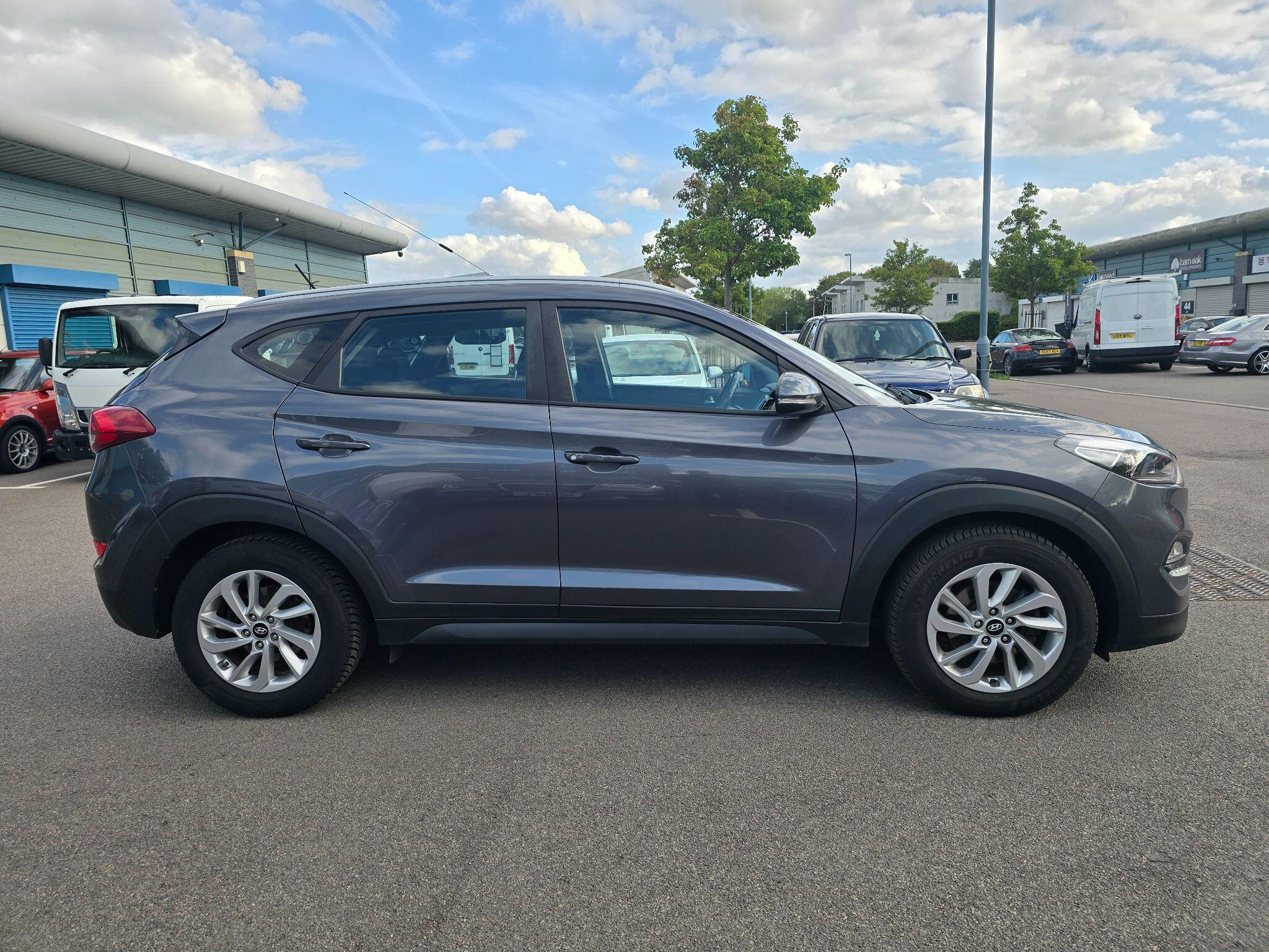 Hyundai Tucson view 9