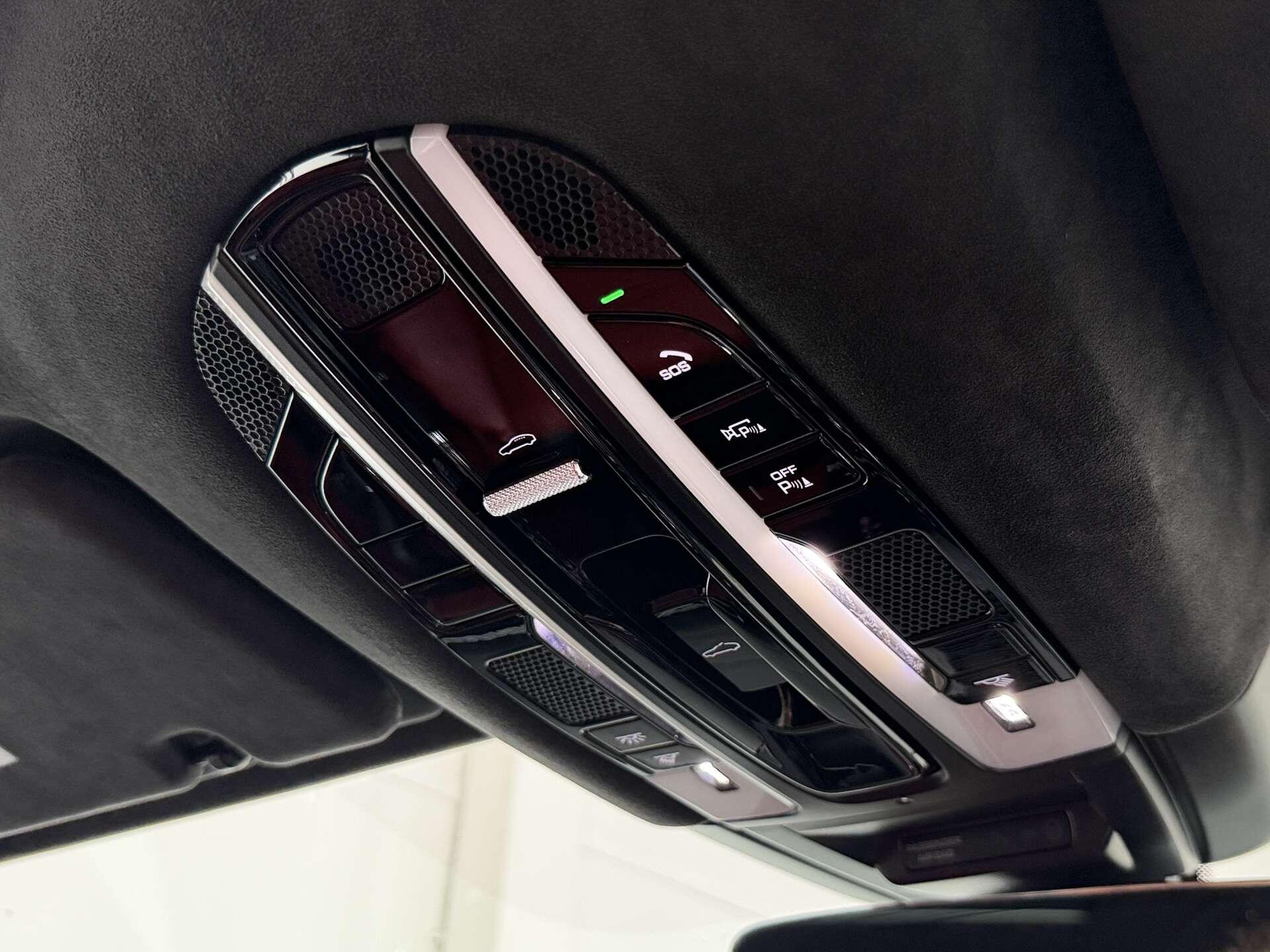 Porsche Cayenne view 42