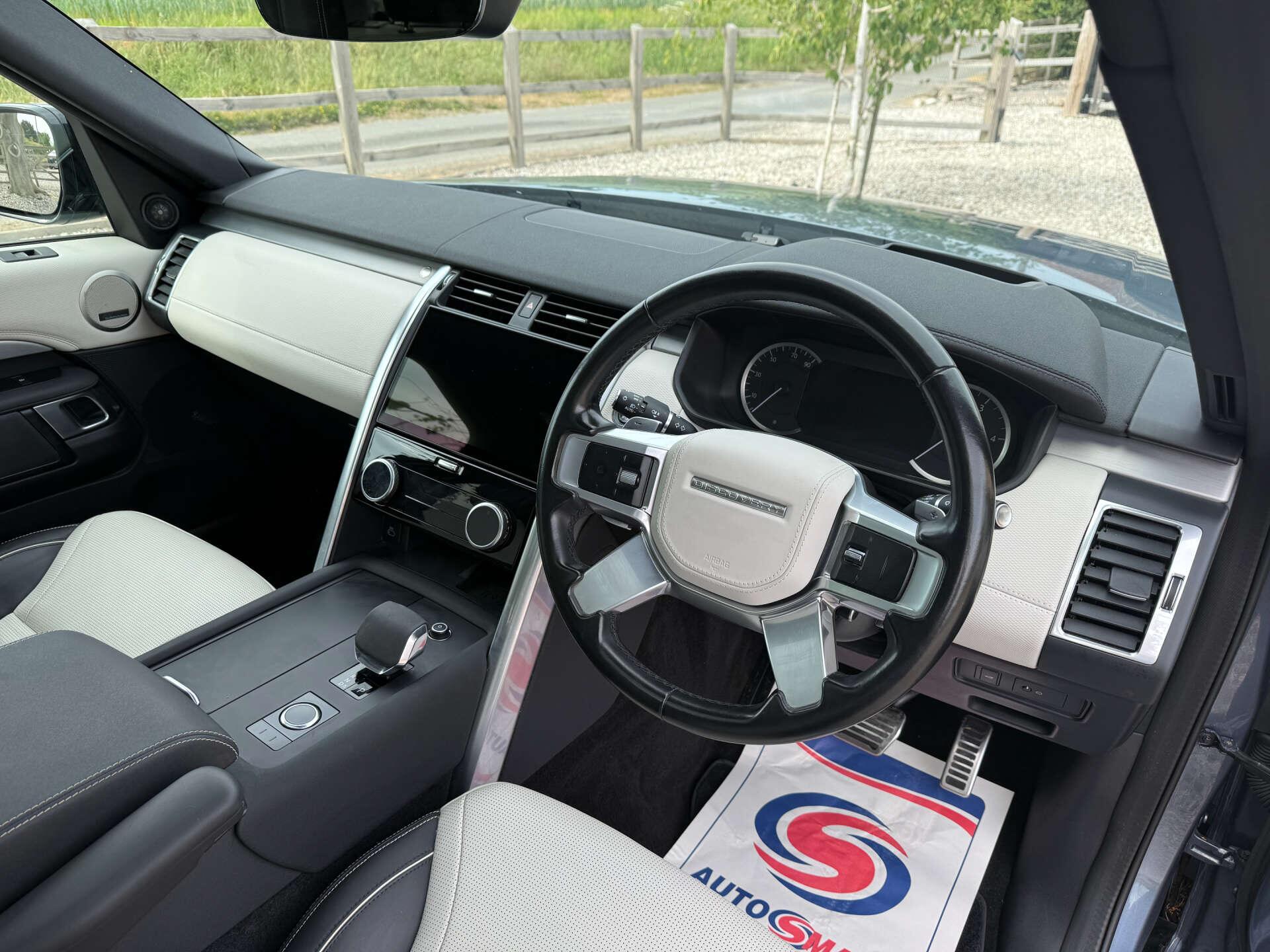 Land Rover Discovery view 25