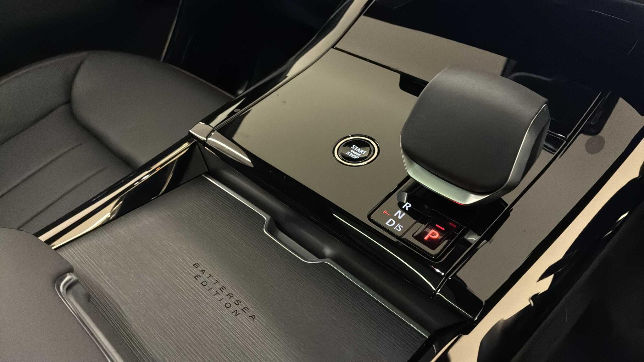 Land Rover Range Rover Sport view 13