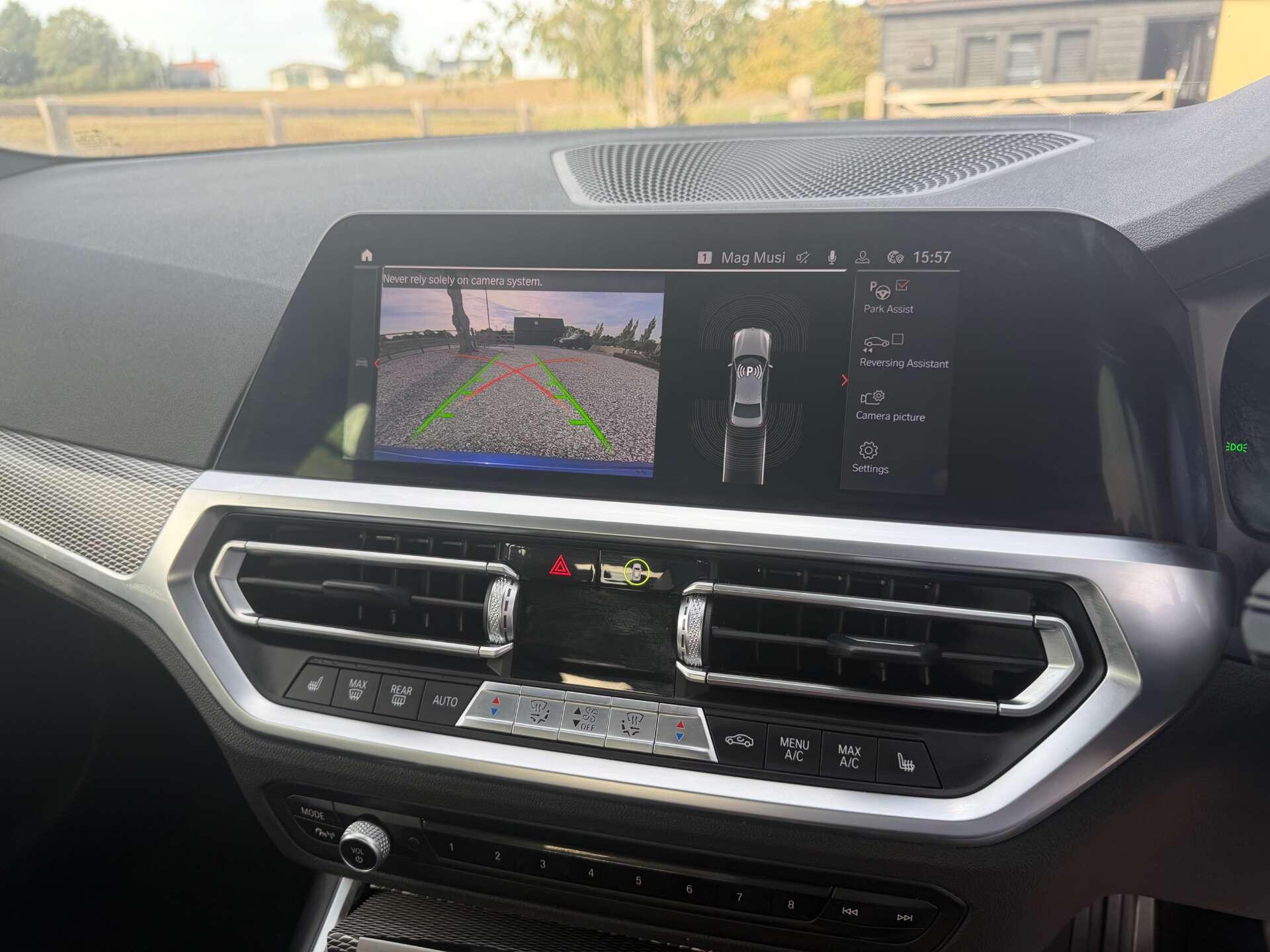 BMW 3 Series view 21