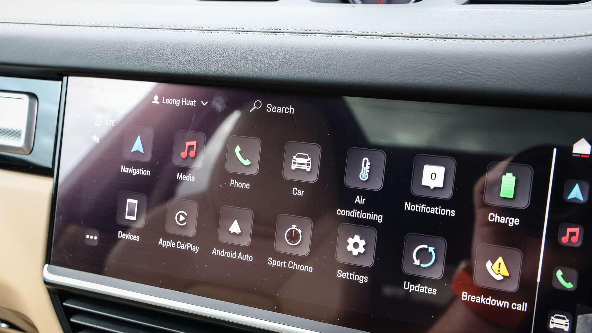 Porsche Cayenne view 22