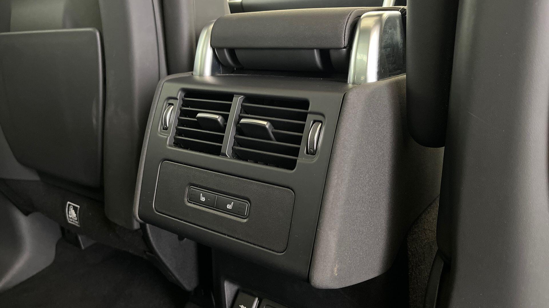 Land Rover Discovery view 18