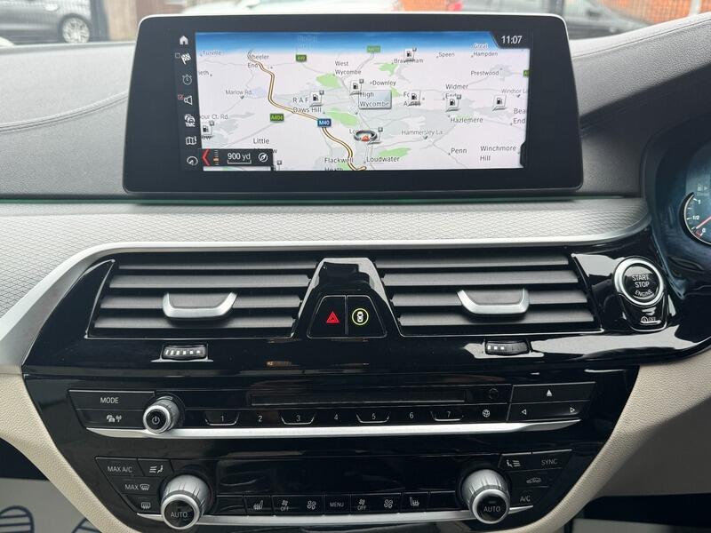 2017 BMW 5 Series image 38