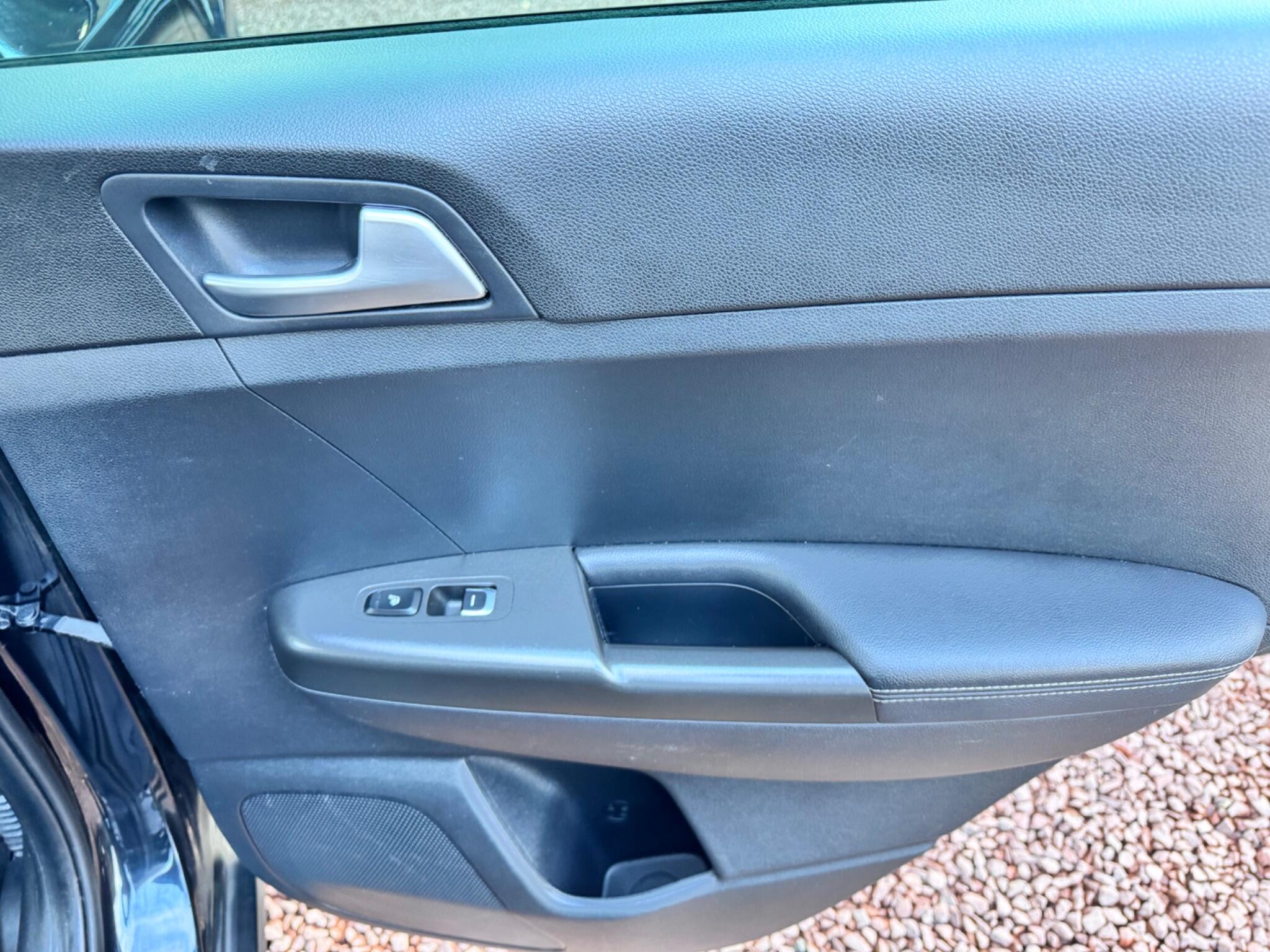 Kia Sportage view 28