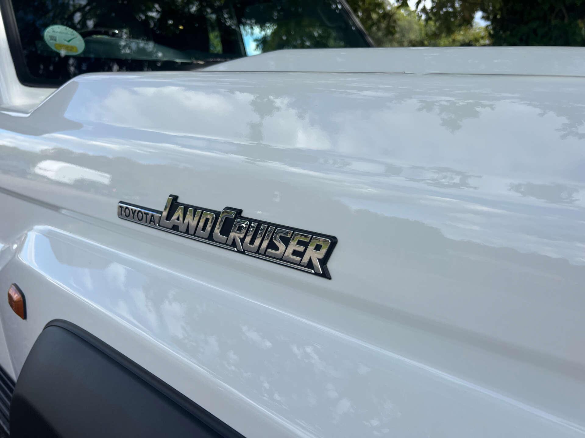 Toyota Land Cruiser view 41
