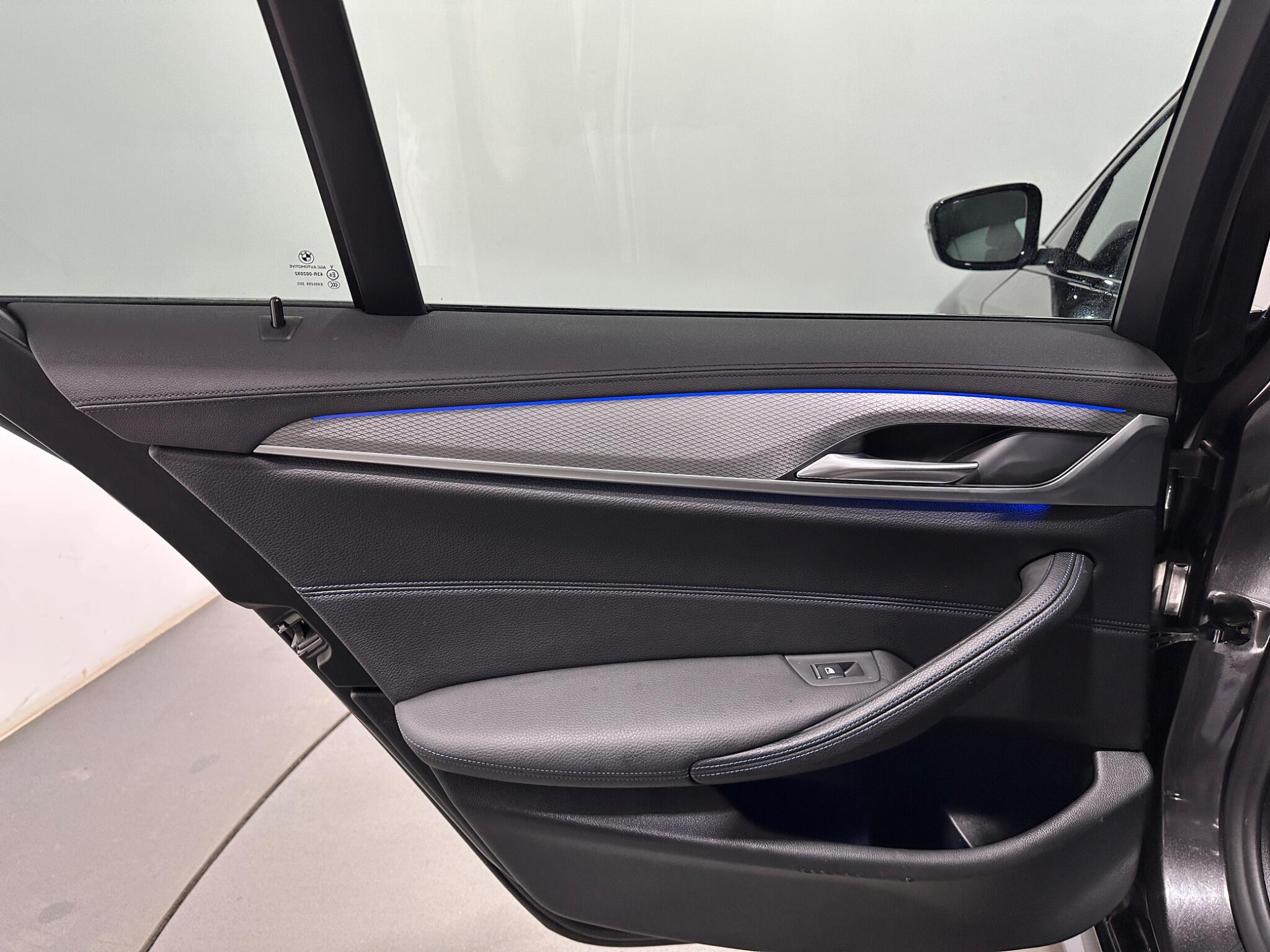 BMW 5 Series view 39