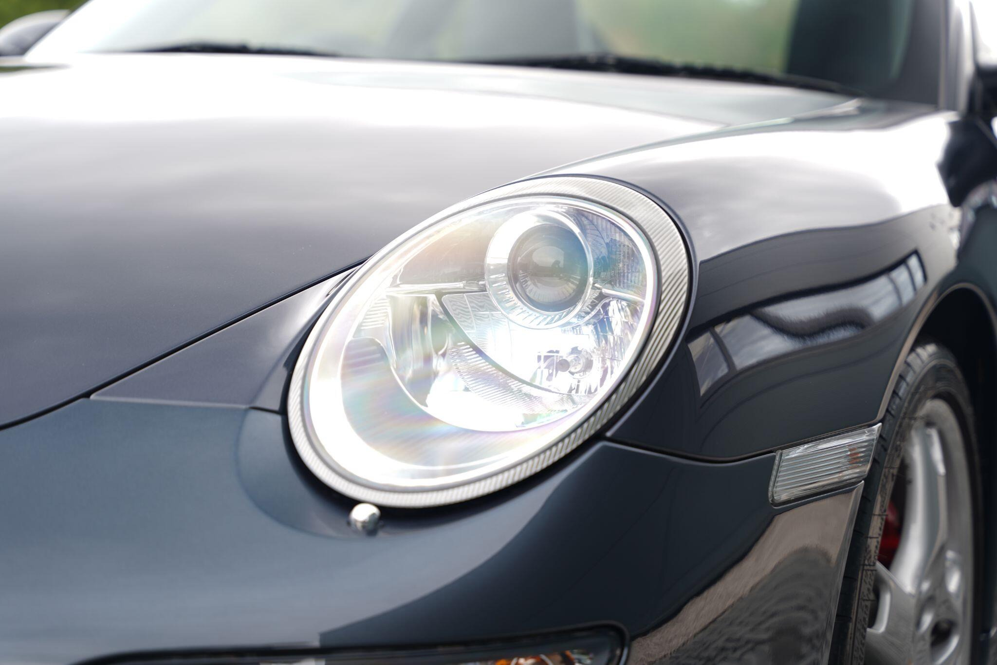 Porsche 911 view 36