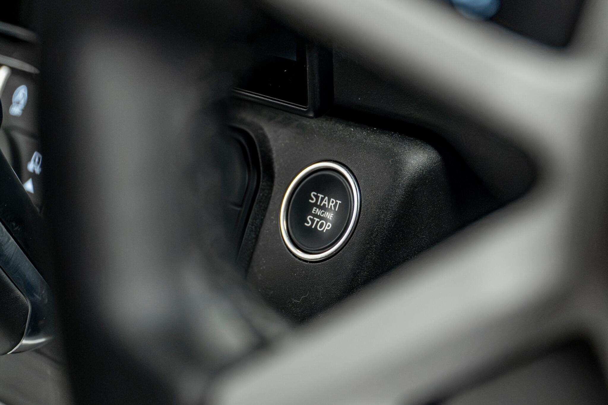 Land Rover Defender view 40