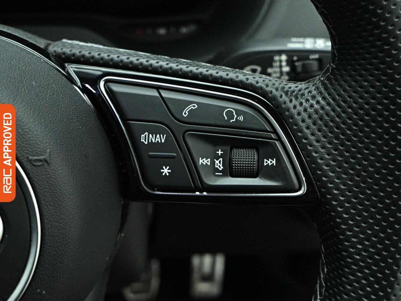 Audi Q2 view 23