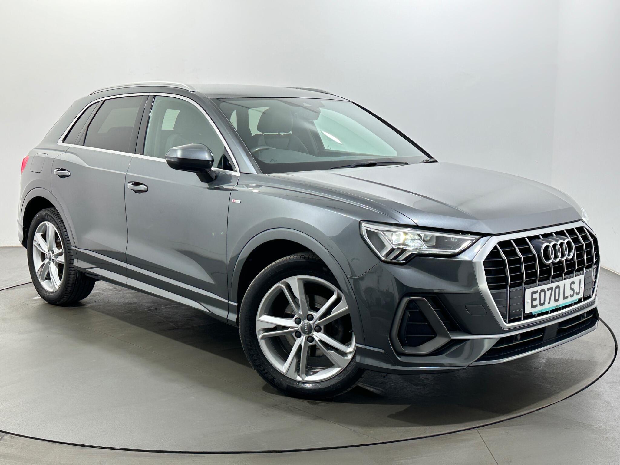 Audi Q3 view 54