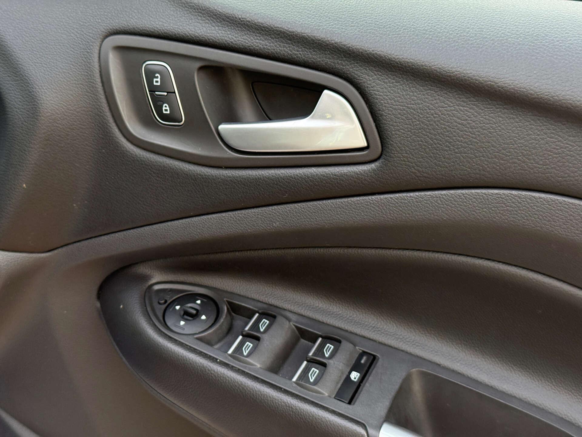 Ford Kuga view 22