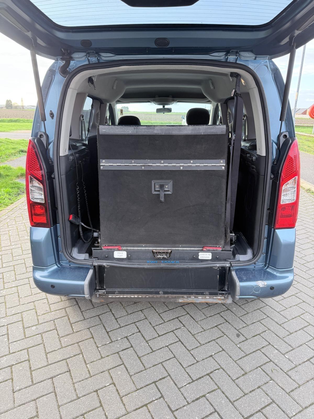 Peugeot Partner Tepee view 9