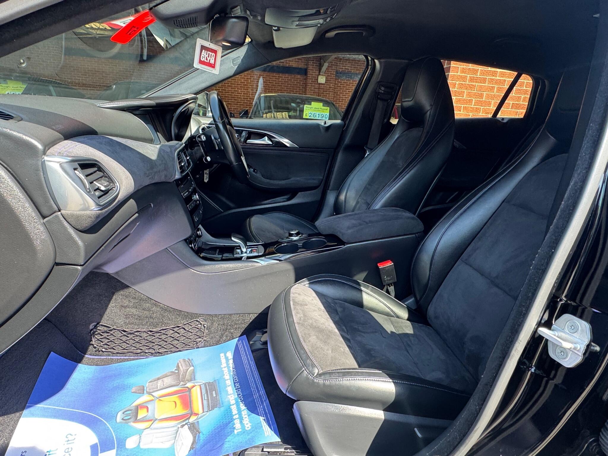 Infiniti Q30 view 6