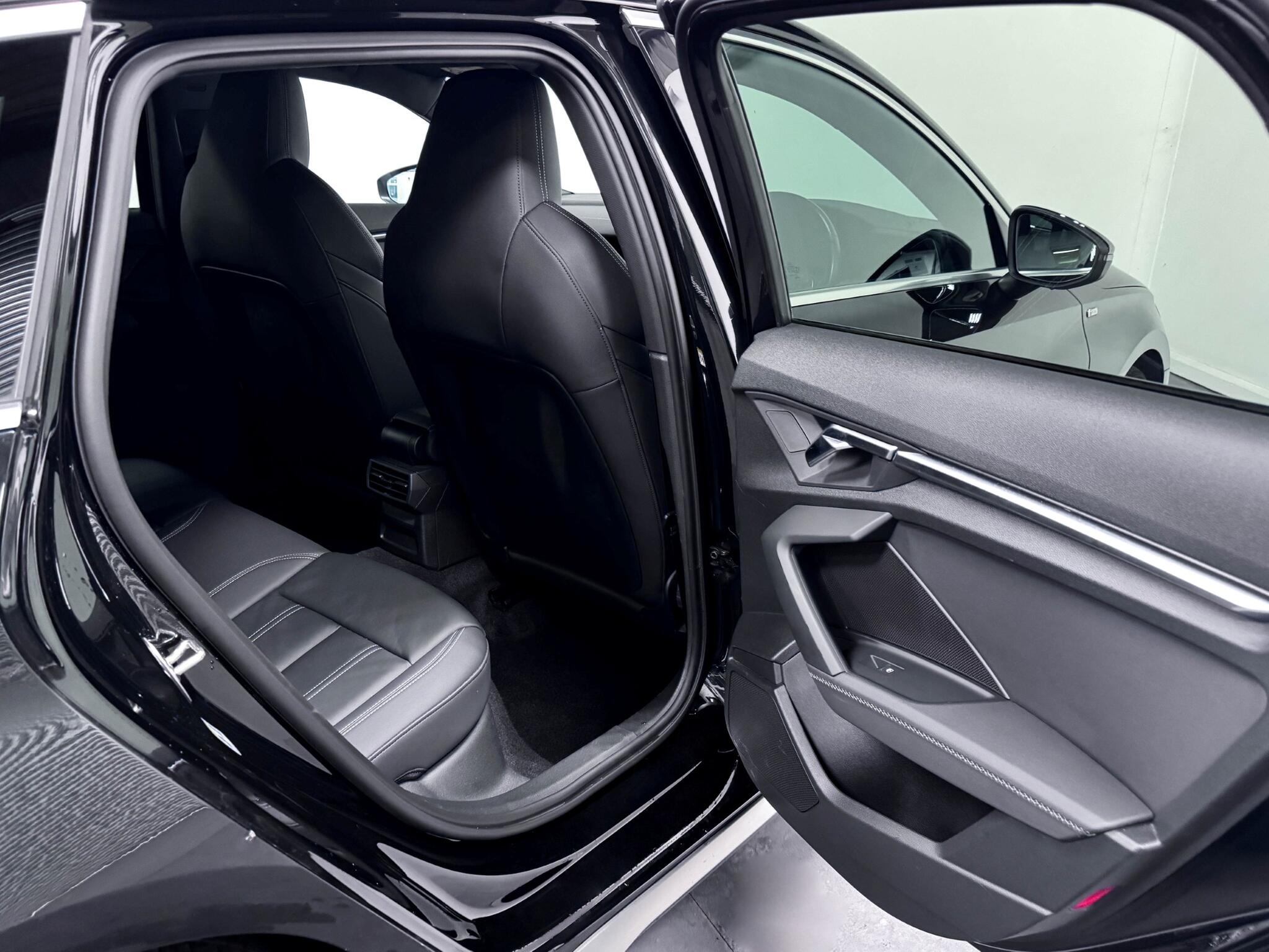 Audi A3 view 8