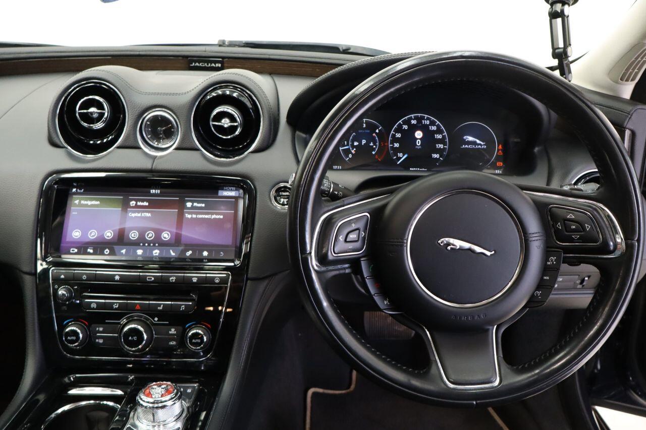 Jaguar XJ view 15