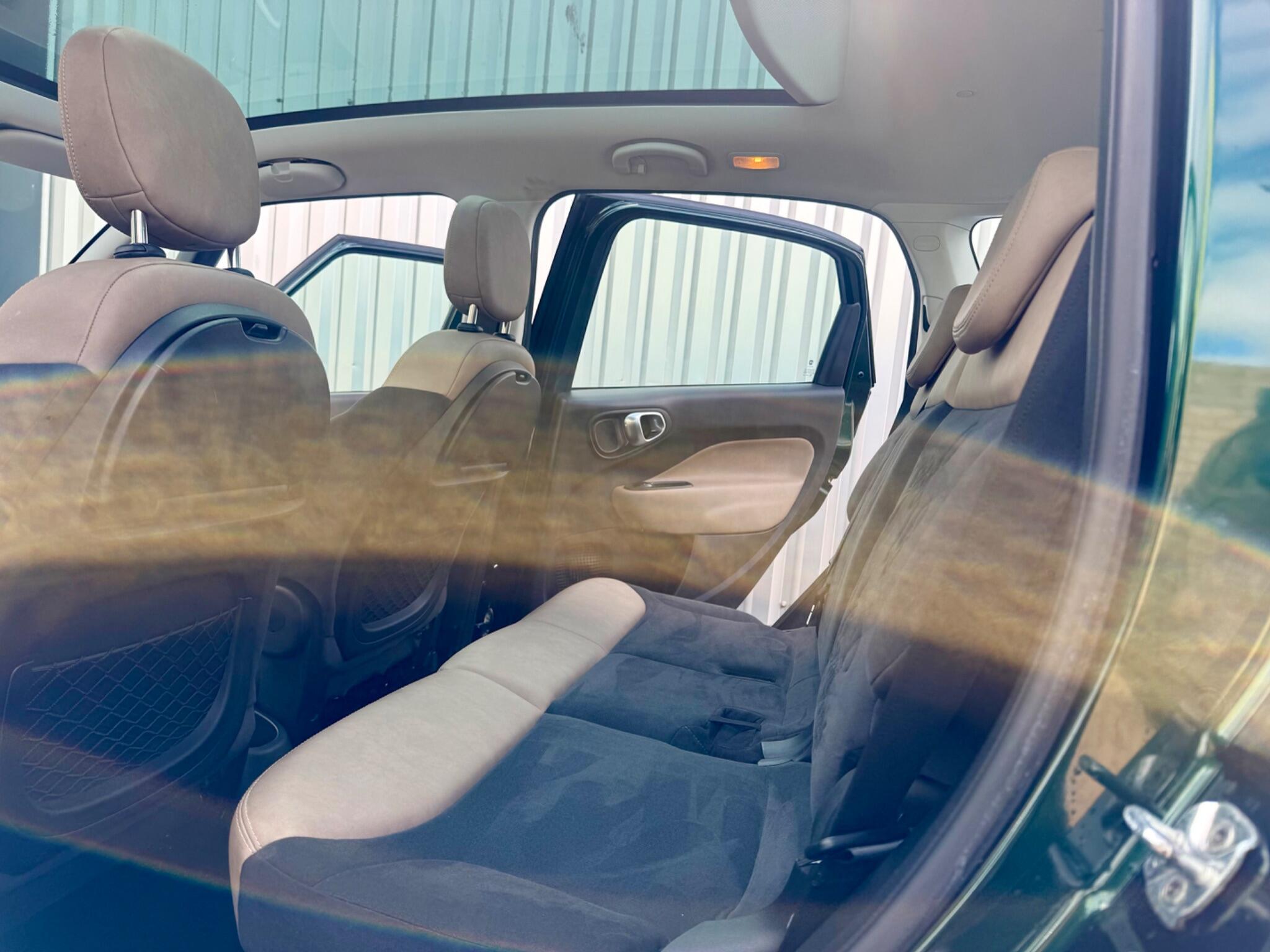 Fiat 500L view 13