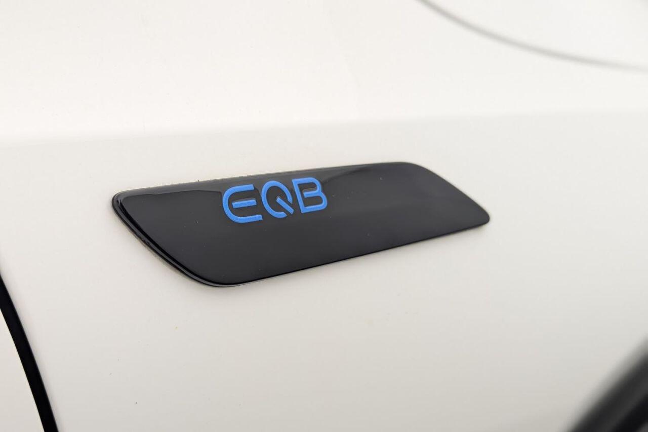Mercedes-Benz Eqb view 47