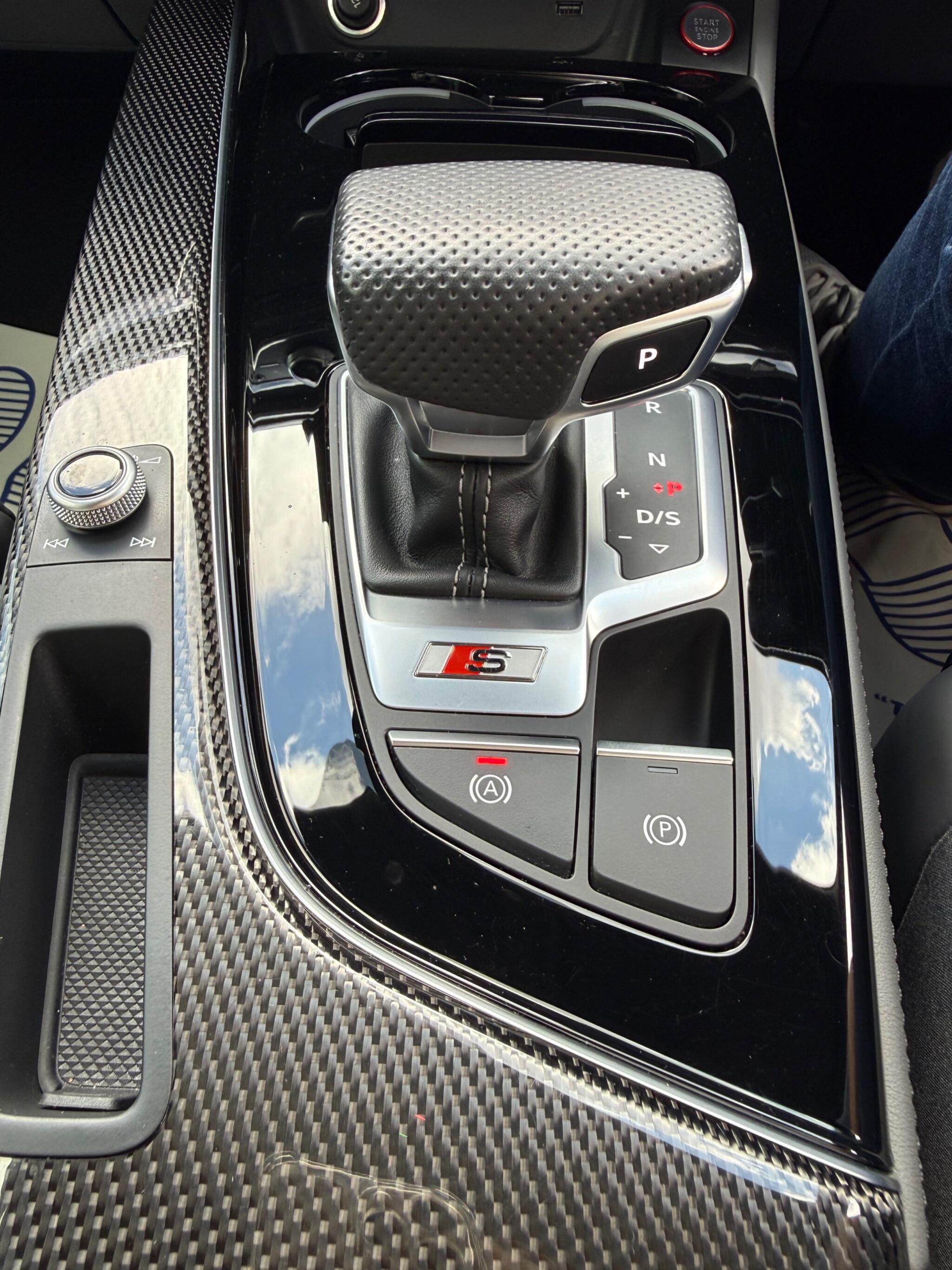 Audi S4 view 24