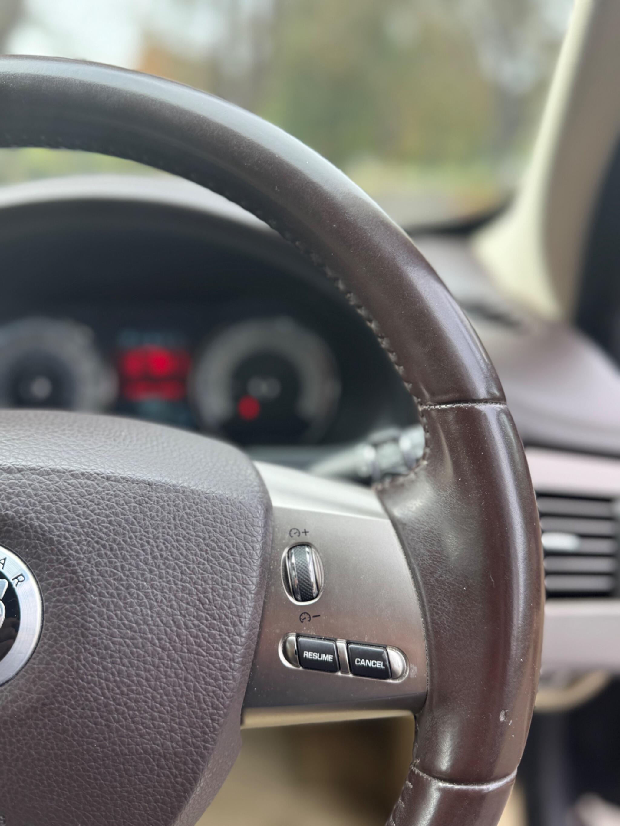 2008 Jaguar XF image 30