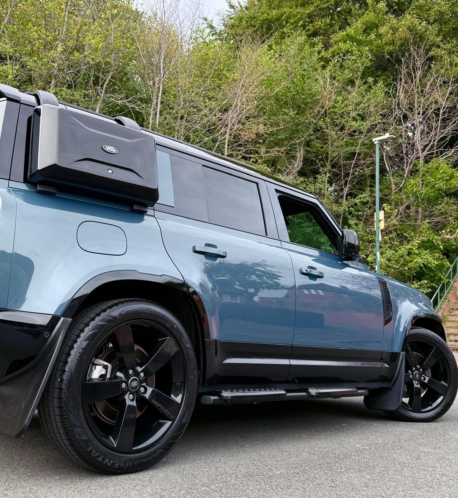 Land Rover Defender view 67