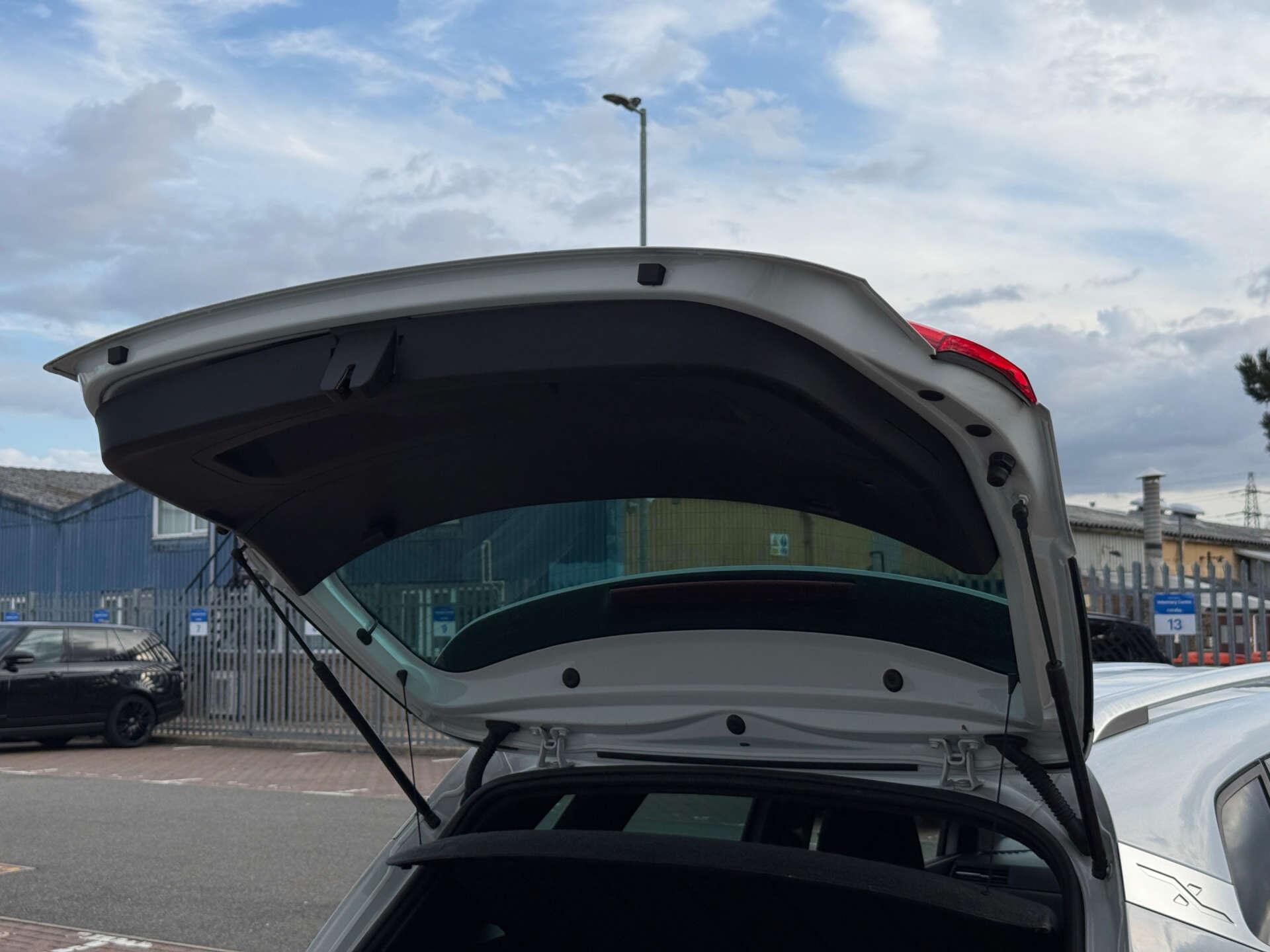 Seat Arona view 35