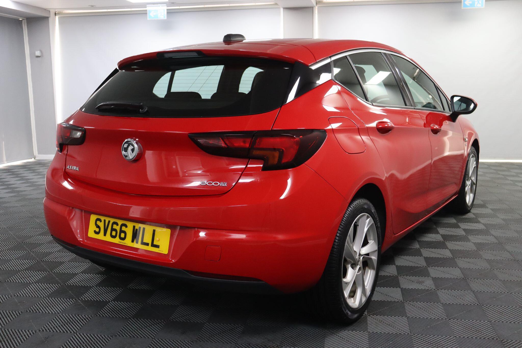 Vauxhall Astra view 9