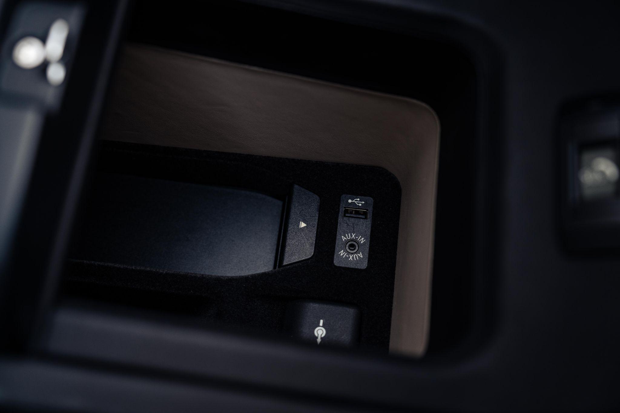 Rolls-Royce Phantom view 37