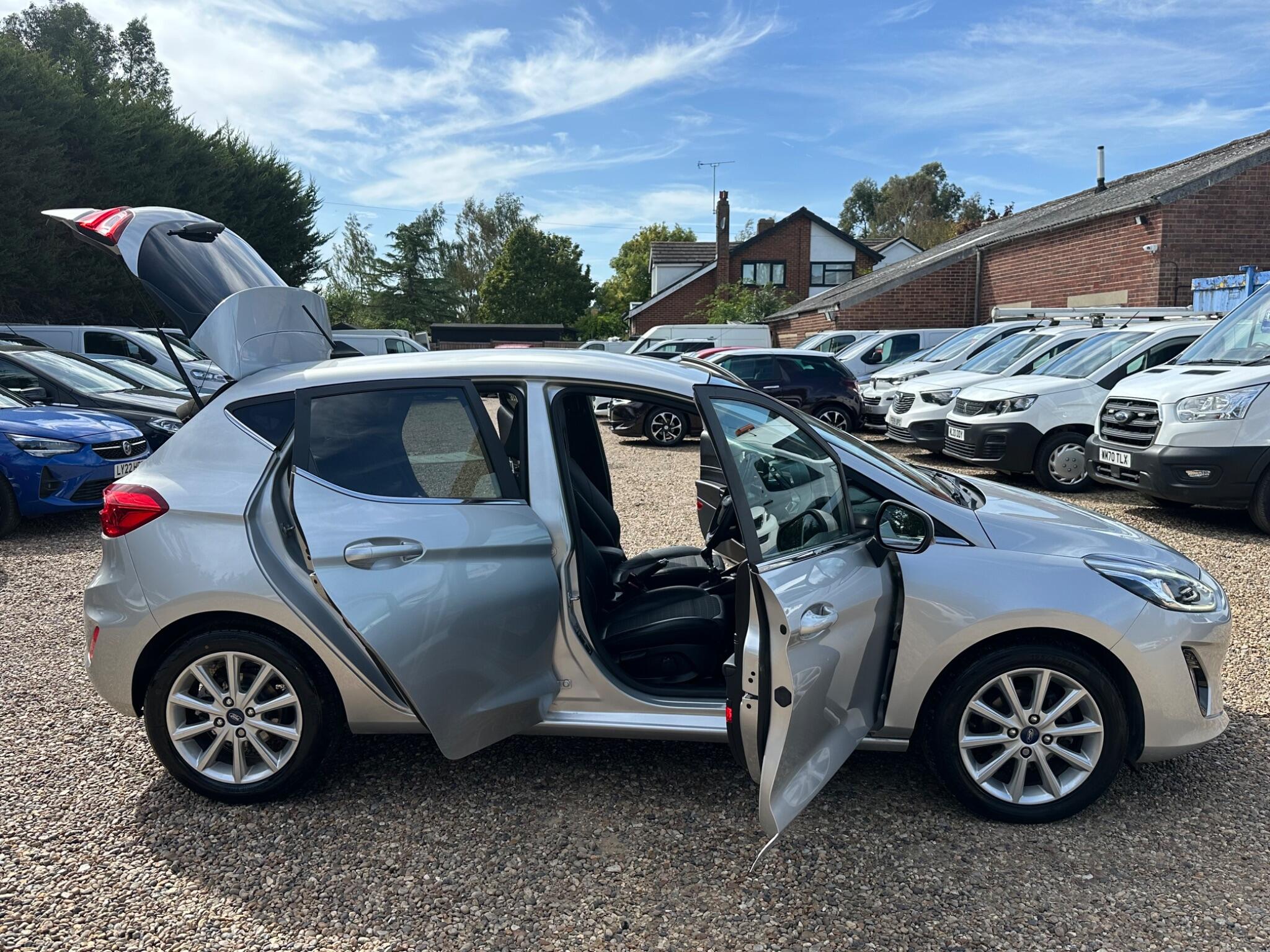 Ford Fiesta view 25