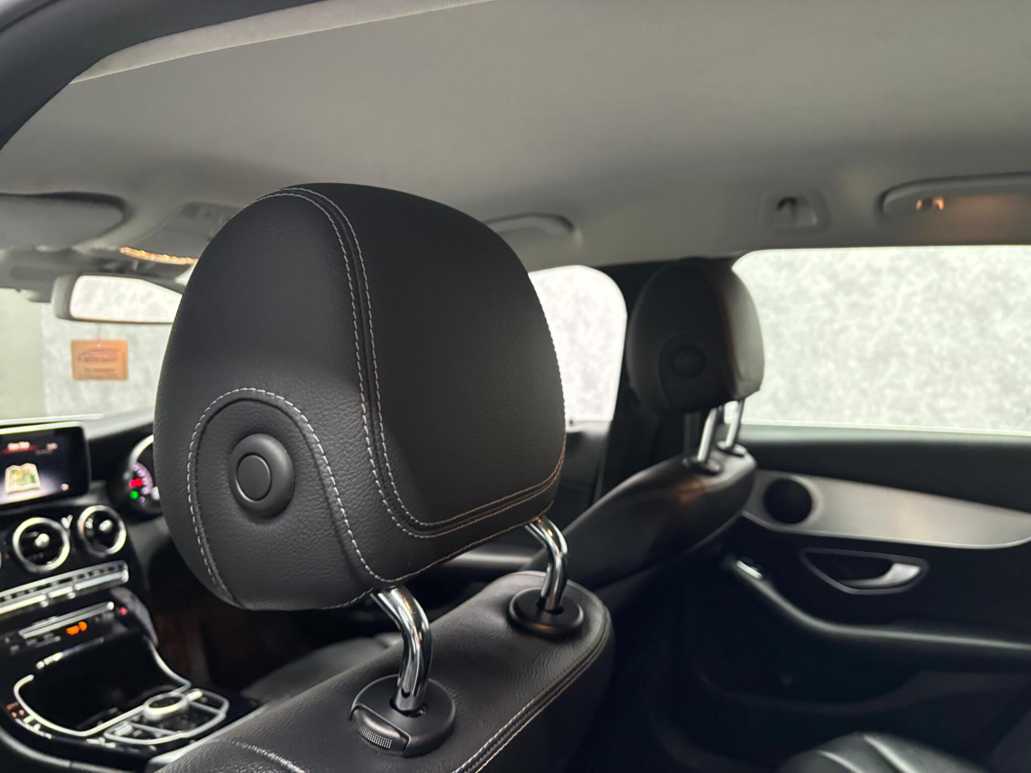Mercedes-Benz C Class view 21