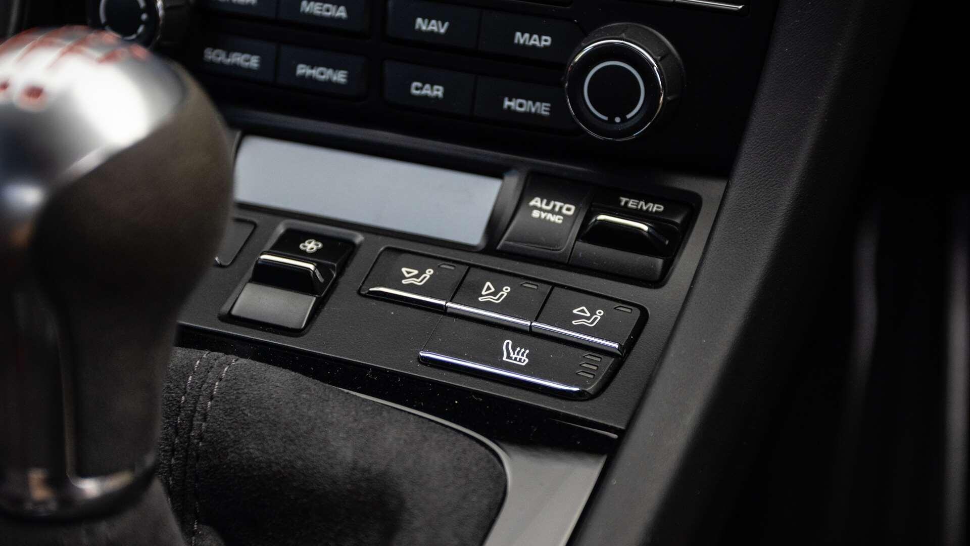 Porsche 911 view 23