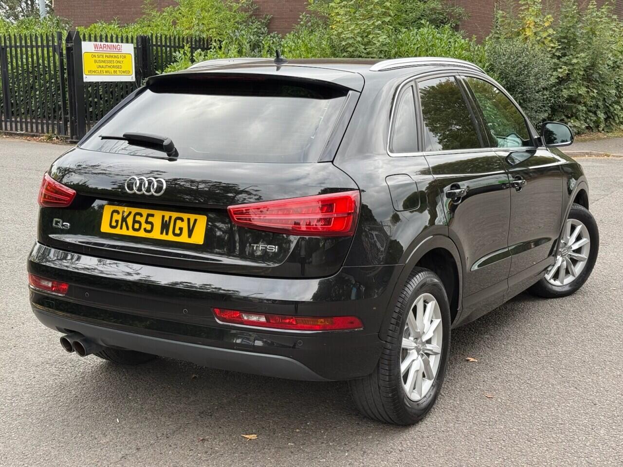Audi Q3 view 7