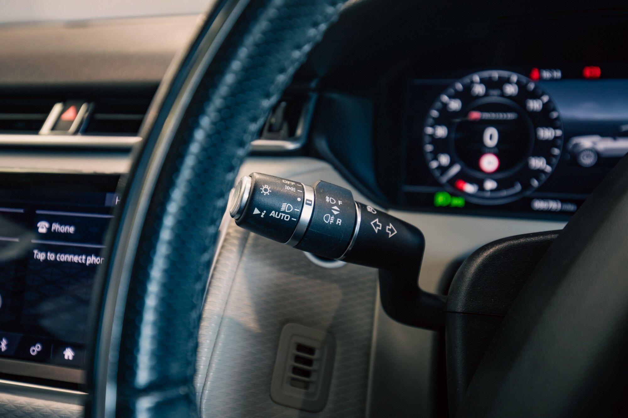 Land Rover Range Rover Velar view 14