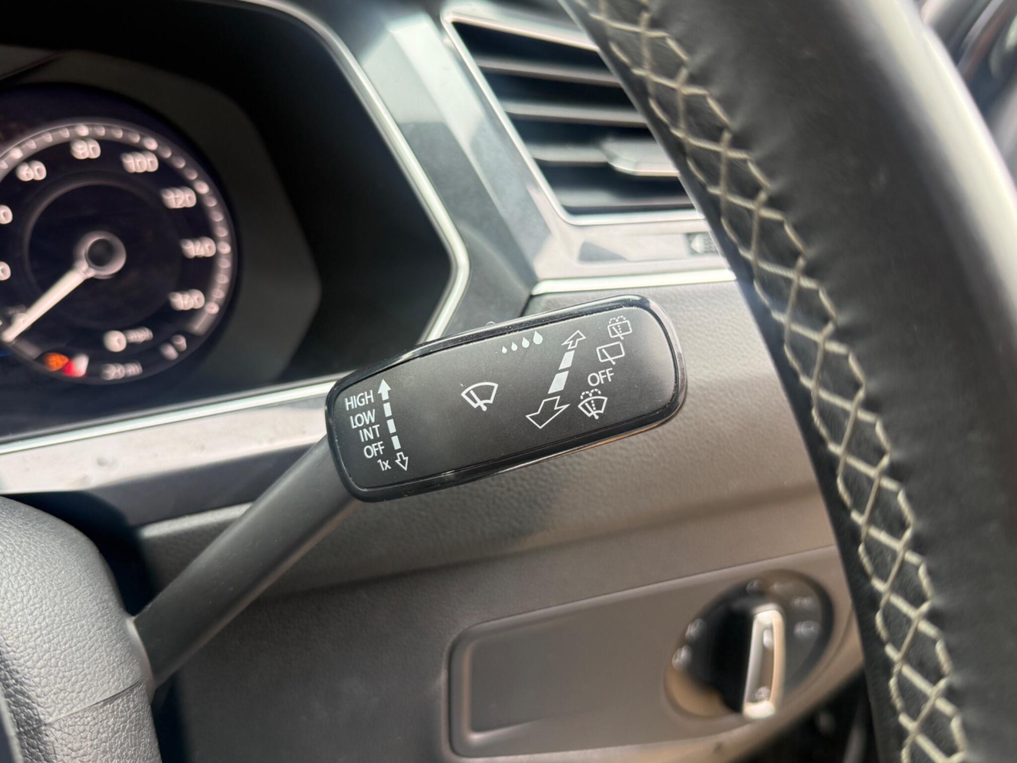 Volkswagen Tiguan view 23