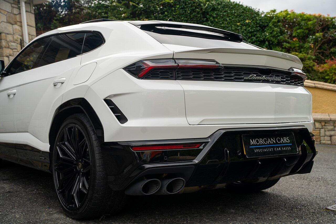 Lamborghini Urus view 10